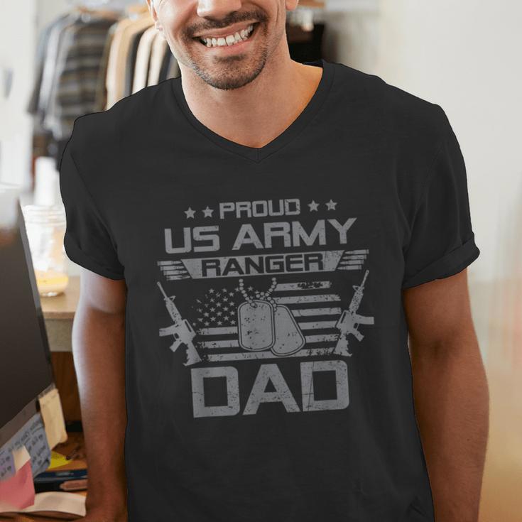 Proud US Army Ranger Dad Flag American USA Military Men's V-Neck T-Shirt