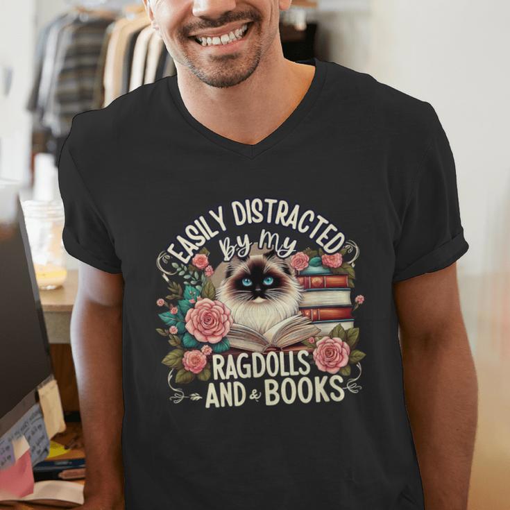 Ragdoll Lover Ragdoll Cat Ragdolls And Books Men's V-Neck T-Shirt