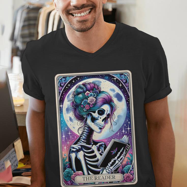 The Reader Tarot Card Reading Skeleton Skull Book Lover Men's V-Neck T-Shirt