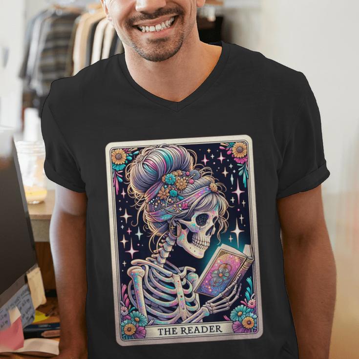 The Reader Tarot Card Women Book Lover Librarian Read Men's V-Neck T-Shirt The Reader Tarot Card Women Book Lover Librarian Read Men's V-Neck T-Shirt