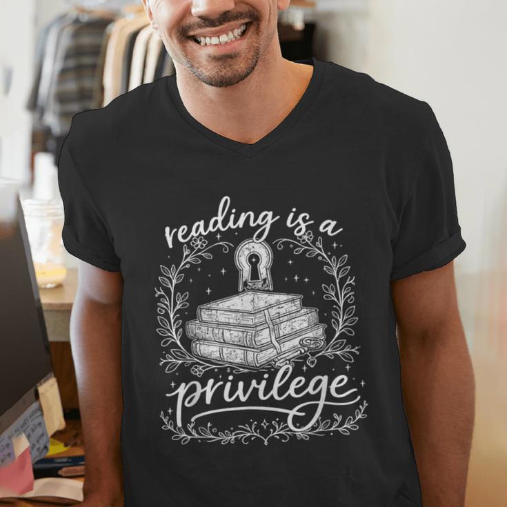 Reading Is A Privilege Vintage Reading Lover Books Men's V-Neck T-Shirt Reading Is A Privilege Vintage Reading Lover Books Men's V-Neck T-Shirt