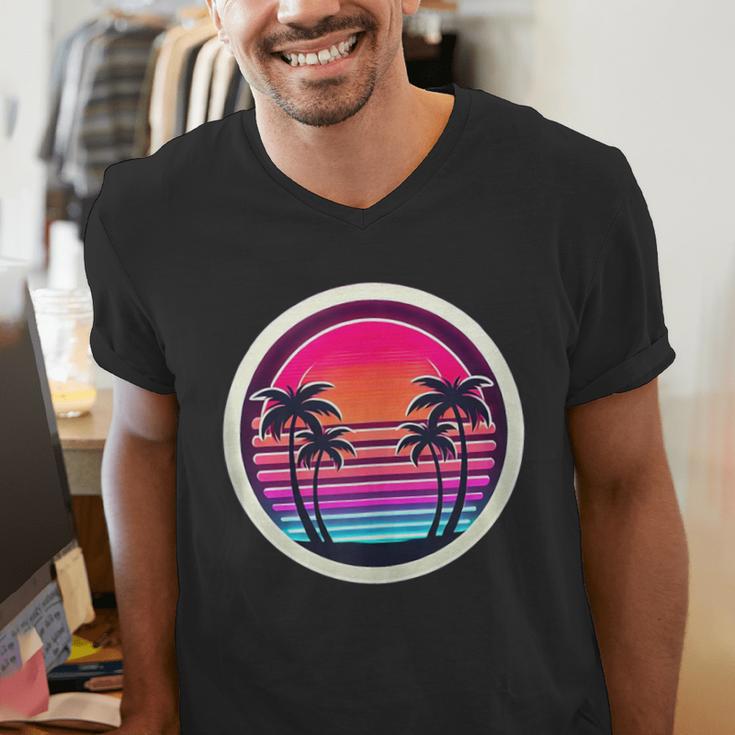 Retro 80s Synthwave Sunset & Palm Trees Retro Nostalgia 80s Men's V-Neck T-Shirt