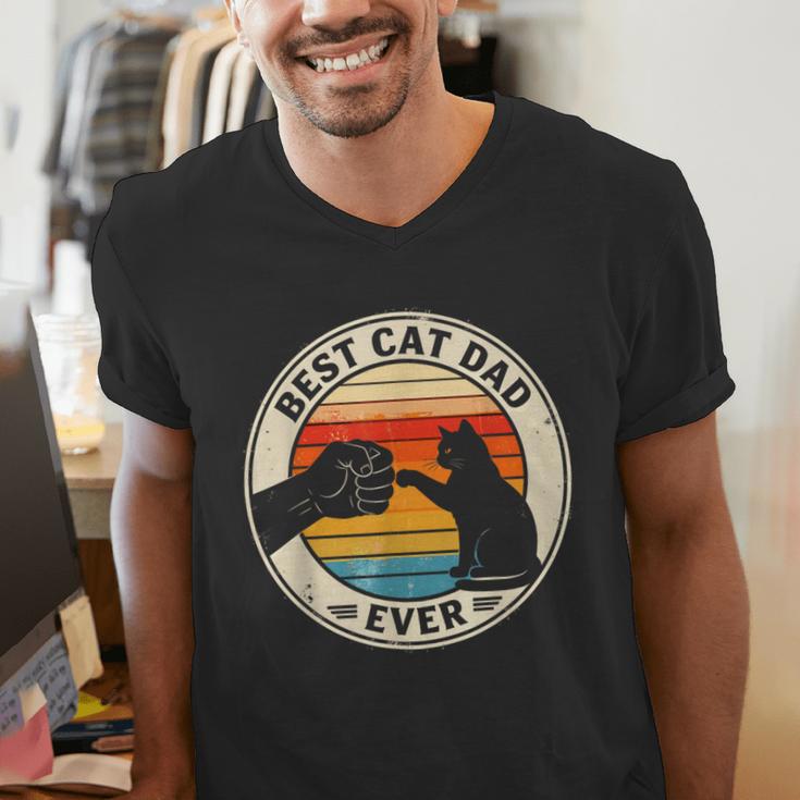 Retro Cat Dad Ever Cats Lovers For Men Women And Kids Men's V-Neck T-Shirt Retro Cat Dad Ever Cats Lovers For Men Women And Kids Men's V-Neck T-Shirt