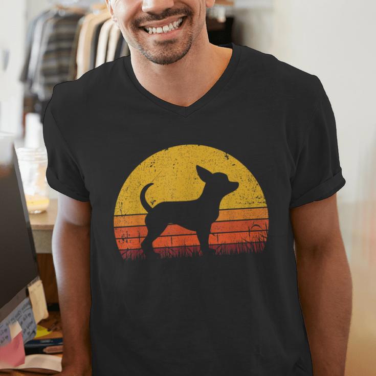 Retro Chihuahua Men Women Dog Mom Dad Chihuahua Men's V-Neck T-Shirt Retro Chihuahua Men Women Dog Mom Dad Chihuahua Men's V-Neck T-Shirt