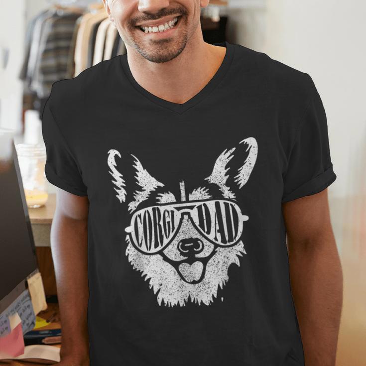 Retro Corgi Dad Dog Owner Pet Welsh Corgi Fathers Day Men's V-Neck T-Shirt Retro Corgi Dad Dog Owner Pet Welsh Corgi Fathers Day Men's V-Neck T-Shirt
