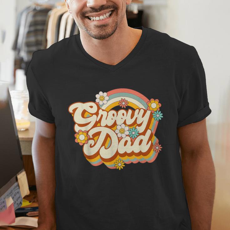 Retro Groovy Dad Family Birthday 60s 70s Hippie Costume Men's V-Neck T-Shirt