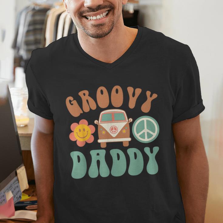 Retro Groovy Daddy Matching Family Birthday Party Men's V-Neck T-Shirt