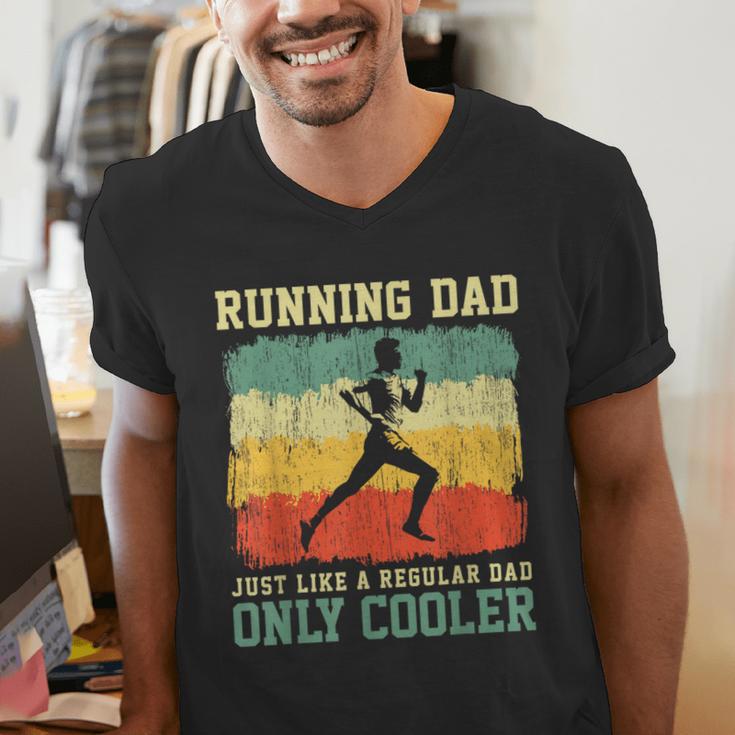 Retro Running Dad Runner Marathon Athlete Humor Outfit Men's V-Neck T-Shirt