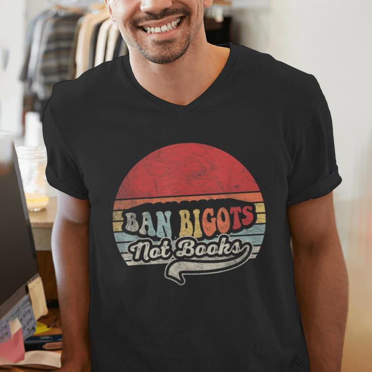 Retro Vintage Ban Bigots Not Books Shirt Free Banned Books Men's V-Neck T-Shirt
