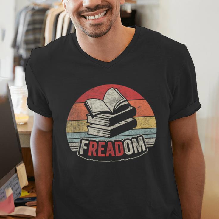 Retro Vintage FREADom Anti Ban Books Freedom To Read Men's V-Neck T-Shirt