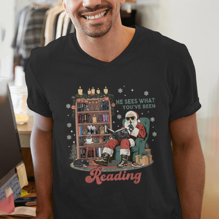 He Sees What You'Ve Been Reading Santa Christmas Bookish Men's V-Neck T-Shirt