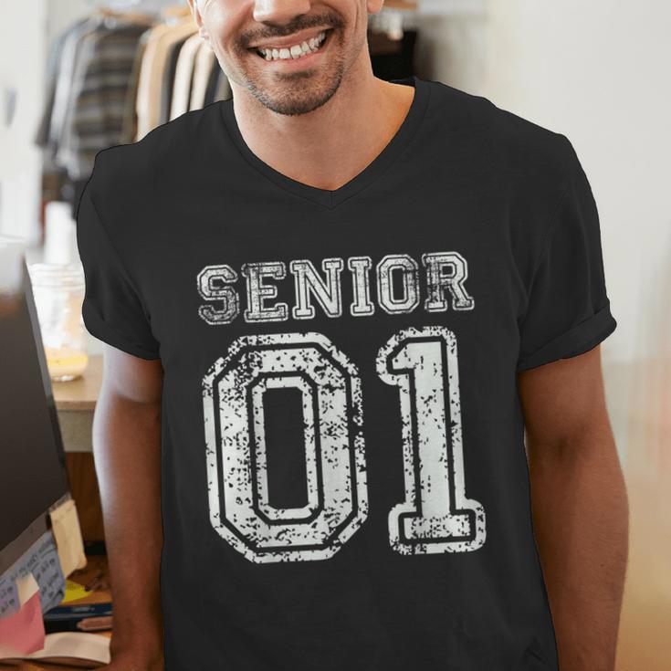 Senior 01 Class Of 2001 Retro College High School Graduation Men's V-Neck T-Shirt