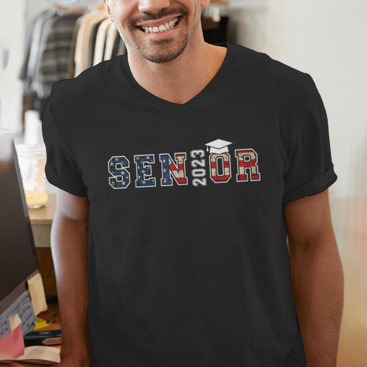 Senior 2023 American Flag USA Graduation Class Of 2023 Women Kids Men Men's V-Neck T-Shirt