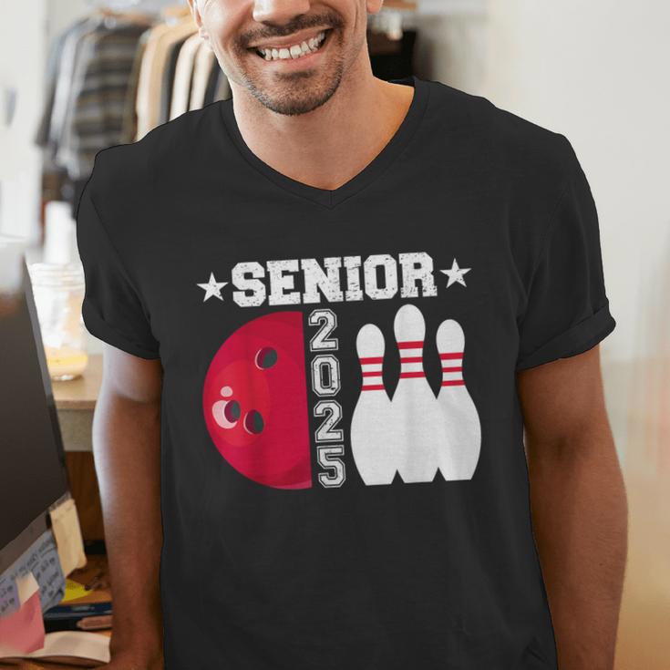 Senior 2025 Bowling Player Class Of 2025 Graduation Seniors Men's V-Neck T-Shirt