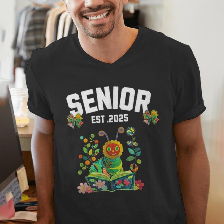 Senior 2025 Graduation Caterpillar For Kids Cute Coquette Men's V-Neck T-Shirt