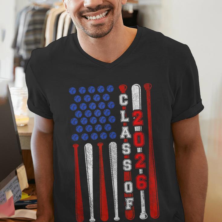 Senior 2026 Baseball American Flag Class Of 2026 Graduation Men's V-Neck T-Shirt