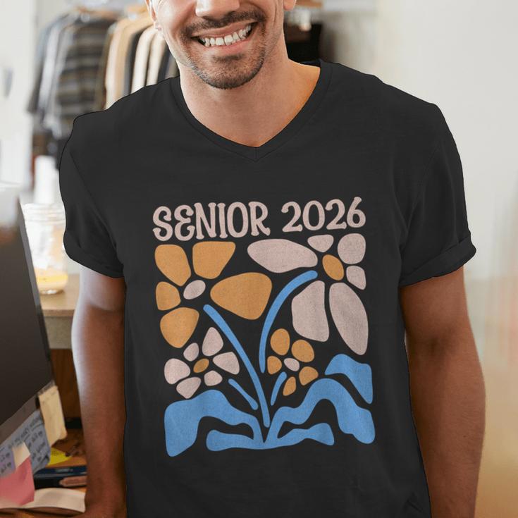 Senior 2026 Retro Groovy Flowers Graduation Men's V-Neck T-Shirt