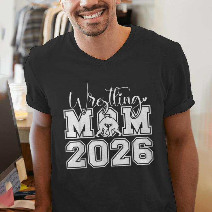 Senior 2026 Wrestling Mom Proud Senior 2026 Mom Graduation Men's V-Neck T-Shirt