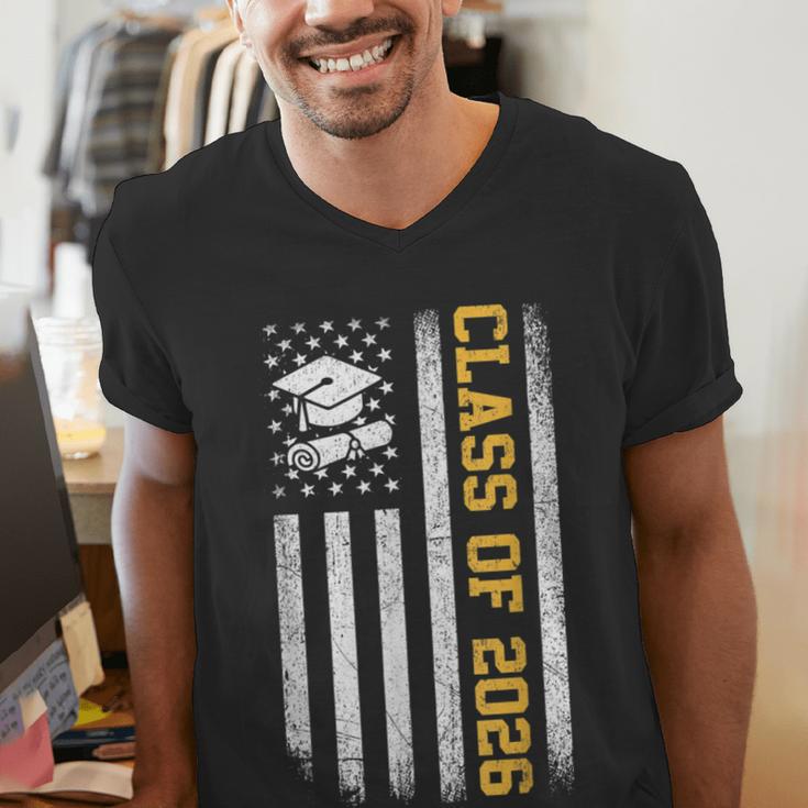 Senior 26 Class Of 2026 American Flag Graduation 2026 Men's V-Neck T-Shirt