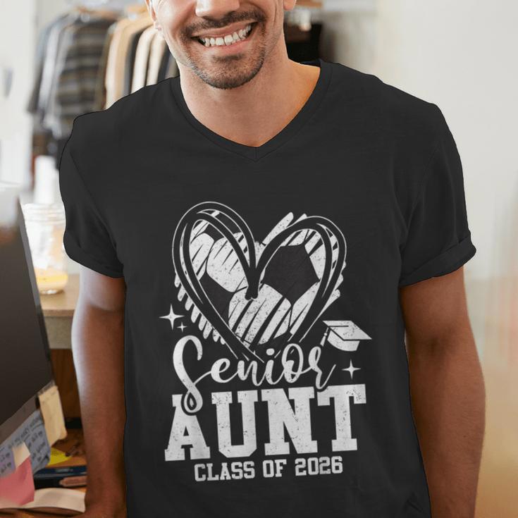 Senior Aunt Class Of 2026 Soccer Graduation Heart Men's V-Neck T-Shirt