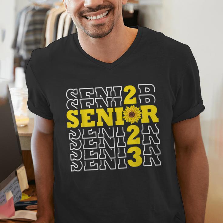 Senior Class Of 2023 Sunflower Graduation Seniors 23 Men's V-Neck T-Shirt