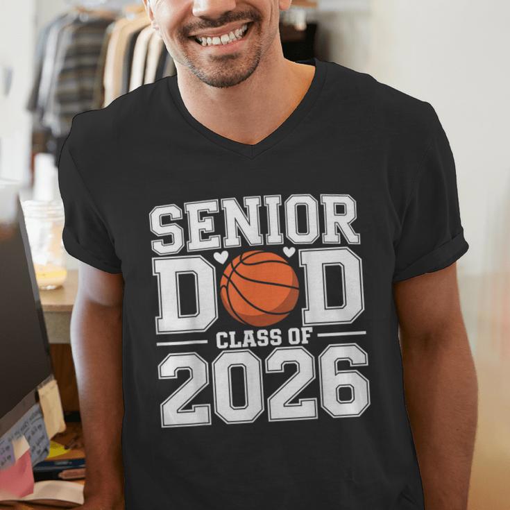 Senior Dad Class Of 2026 Cute Basketball Dad Graduation 2026 Men's V-Neck T-Shirt