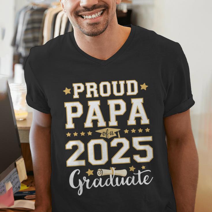 Senior Graduation Proud Papa 2025 Graduate Class Matching Men's V-Neck T-Shirt