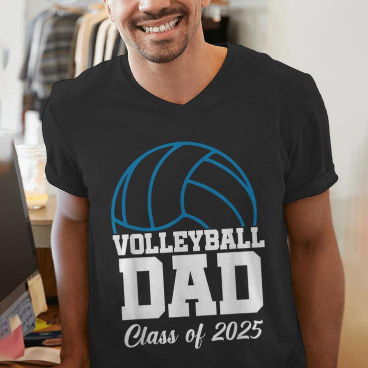 Senior Volleyball Dad Class Of 2025 Graduation Graduate Men's V-Neck T-Shirt