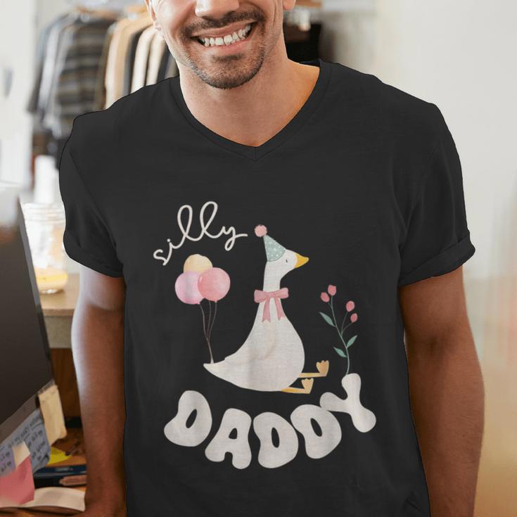 Silly Daddy Silly Goose Dad Birthday Family Matching Party Men's V-Neck T-Shirt