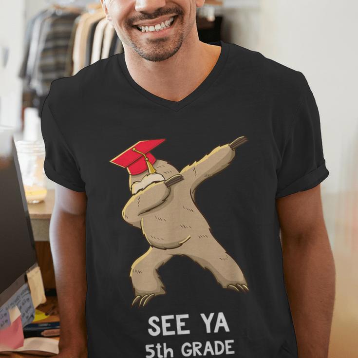 Sloth Dabbing 5th Grade Graduation Shirt Fifth Grade Grad Men's V-Neck T-Shirt