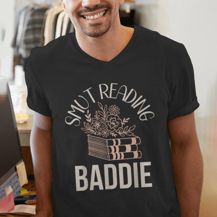 Smutty Book Merch Women Smut Reading Baddie Read Fairy Tales Men's V-Neck T-Shirt Smutty Book Merch Women Smut Reading Baddie Read Fairy Tales Men's V-Neck T-Shirt