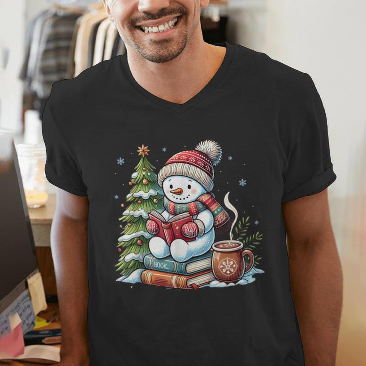 Snowman Reading Book Lovers Christmas Librarian Bookworm Men's V-Neck T-Shirt Snowman Reading Book Lovers Christmas Librarian Bookworm Men's V-Neck T-Shirt