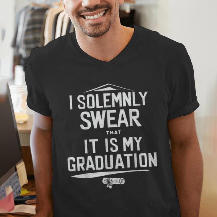 I Solemnly Swear That It's My Graduation Class Of 2024 Grad Men's V-Neck T-Shirt