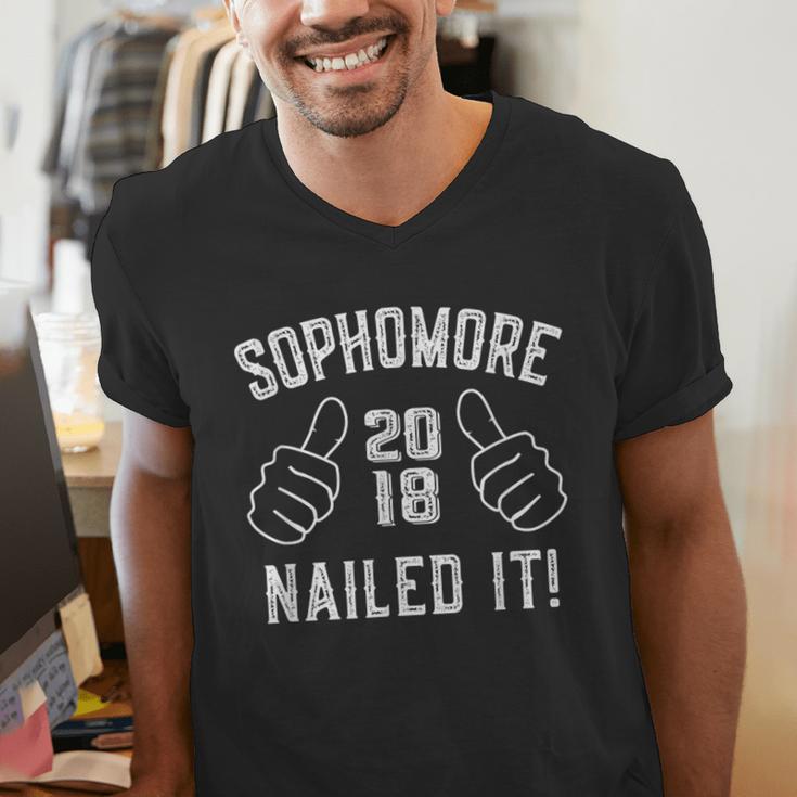 Sophomore Nailed It 2018 Graduation Men's V-Neck T-Shirt