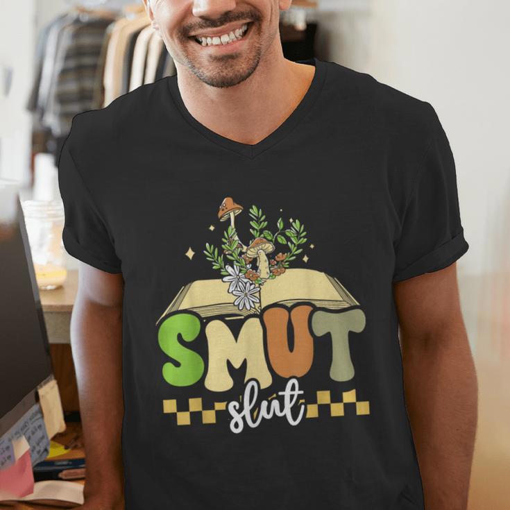 Spicy Book Lover Smut Slut Romance Reading Librarian Men's V-Neck T-Shirt