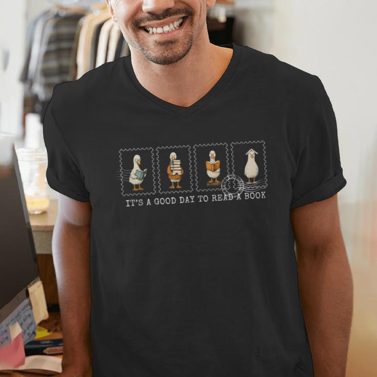Stamp It's A Good Day To Read A Book Silly Goose Reading Men's V-Neck T-Shirt