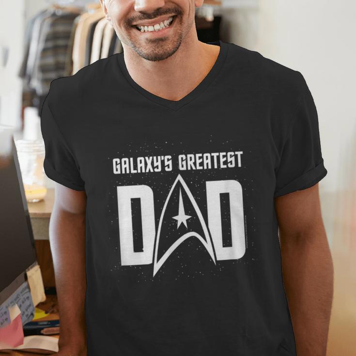 Star Trek Father's Day Galaxy's Greatest Dad Badge Men's V-Neck T-Shirt