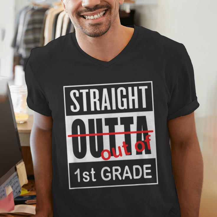 Straight Outta First Grade Graduation 1st GradeShirt Men's V-Neck T-Shirt