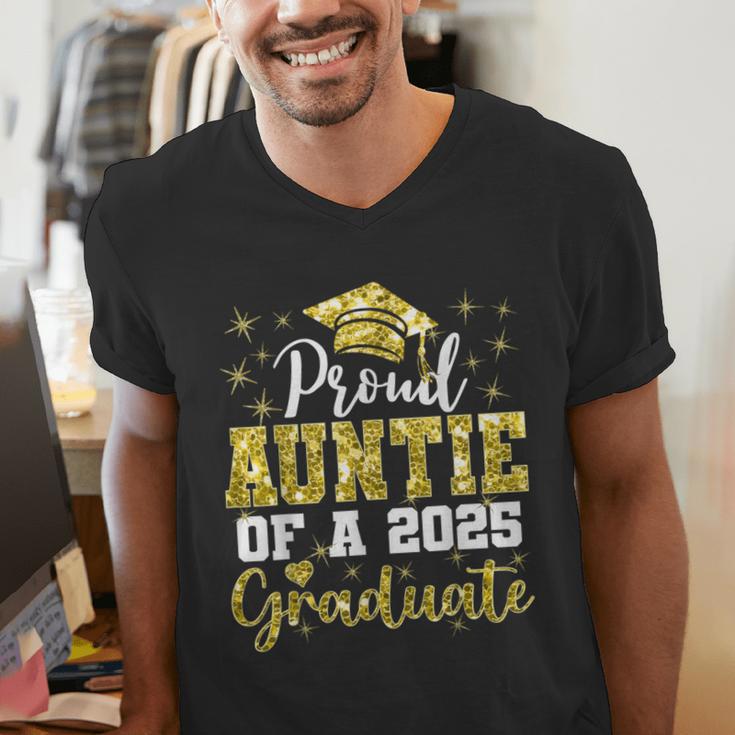 Super Proud Auntie Of 2025 Graduate Senior Graduation Family Men's V-Neck T-Shirt