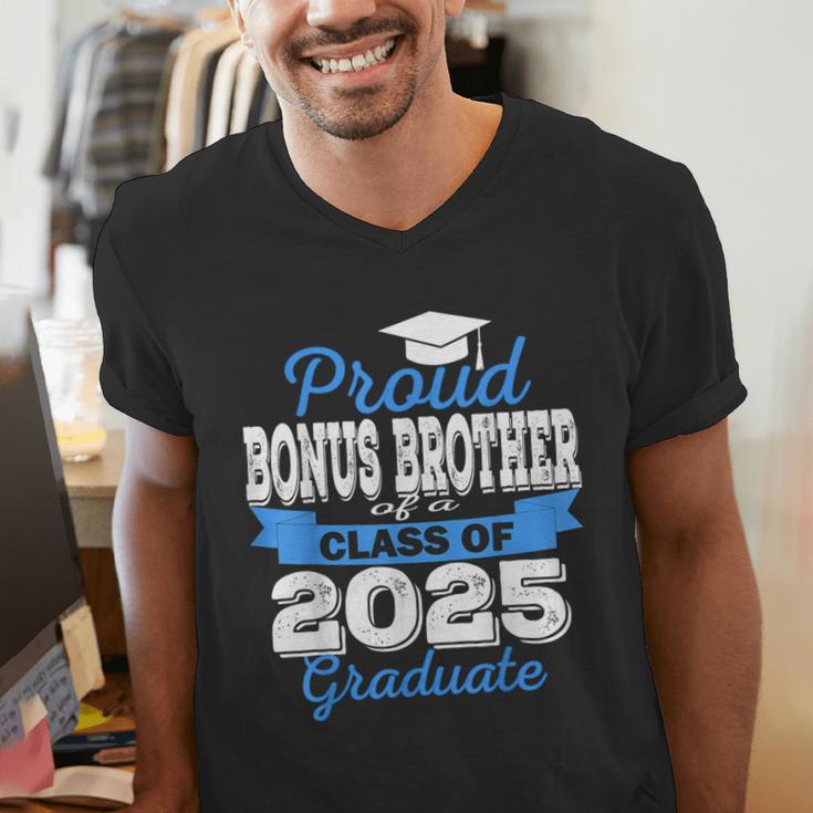 Super Proud Bonus Brother Of 2025 Graduate Graduation Family Men's V-Neck T-Shirt