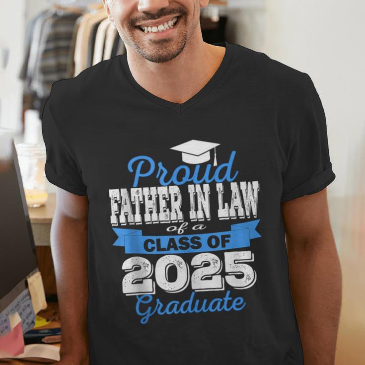Super Proud Father In Law Of 2025 Graduate Graduation Family Men's V-Neck T-Shirt