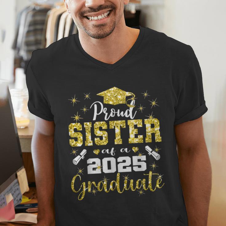 Super Proud Sister Of 2025 Graduate Senior Graduation Family Men's V-Neck T-Shirt