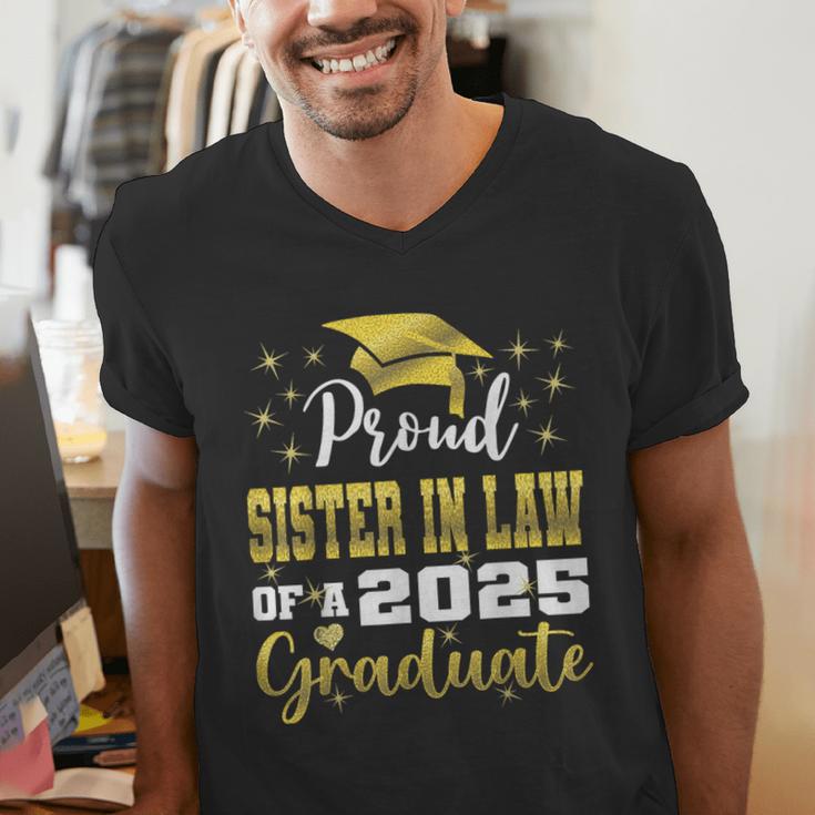 Super Proud Sister In Law Of 2025 Graduate Graduation Family Men's V-Neck T-Shirt