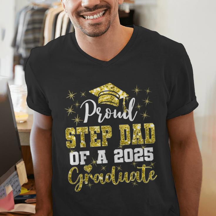 Super Proud Step Dad Of 2025 Graduate Graduation Family Men's V-Neck T-Shirt