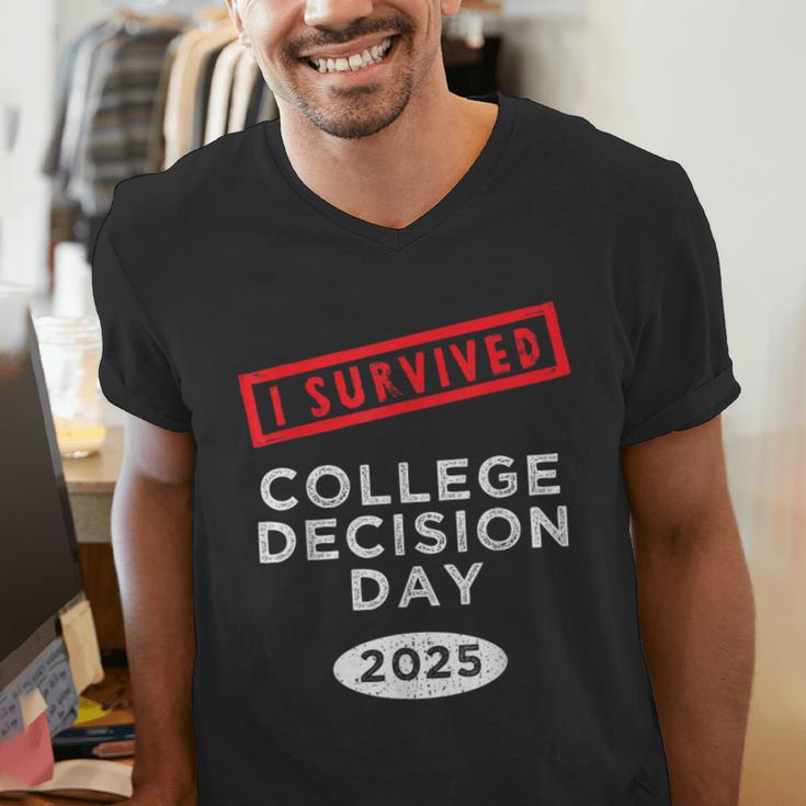 I Survived College Decision Day Graduation Class Of 25 Men's V-Neck T-Shirt