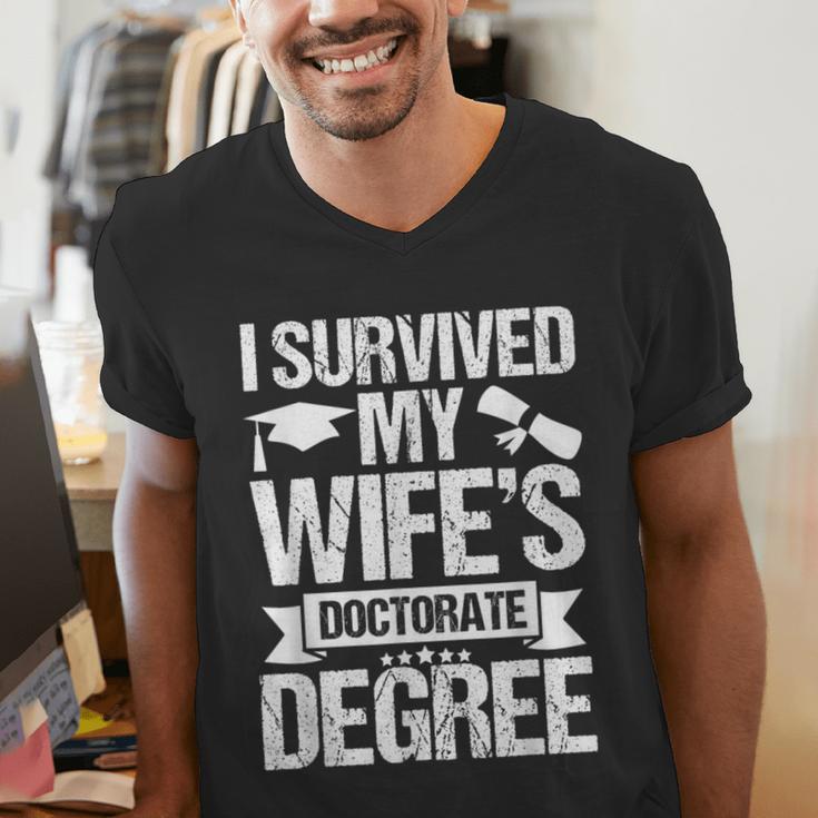 I Survived My Wifes Doctorate Degree Graduation Men's V-Neck T-Shirt