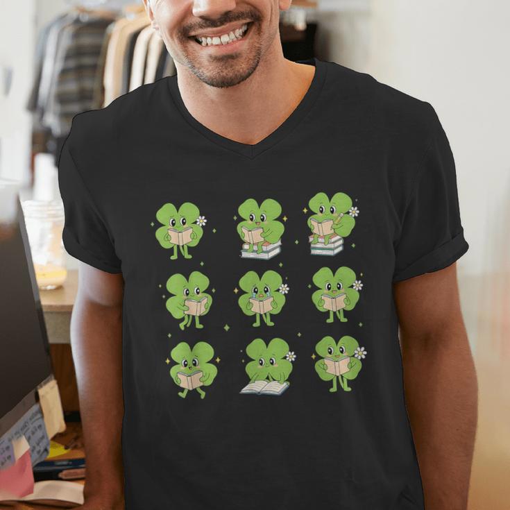 Teacher Reading Shamrock St Patrick’s Day Book Lover Kids Men's V-Neck T-Shirt