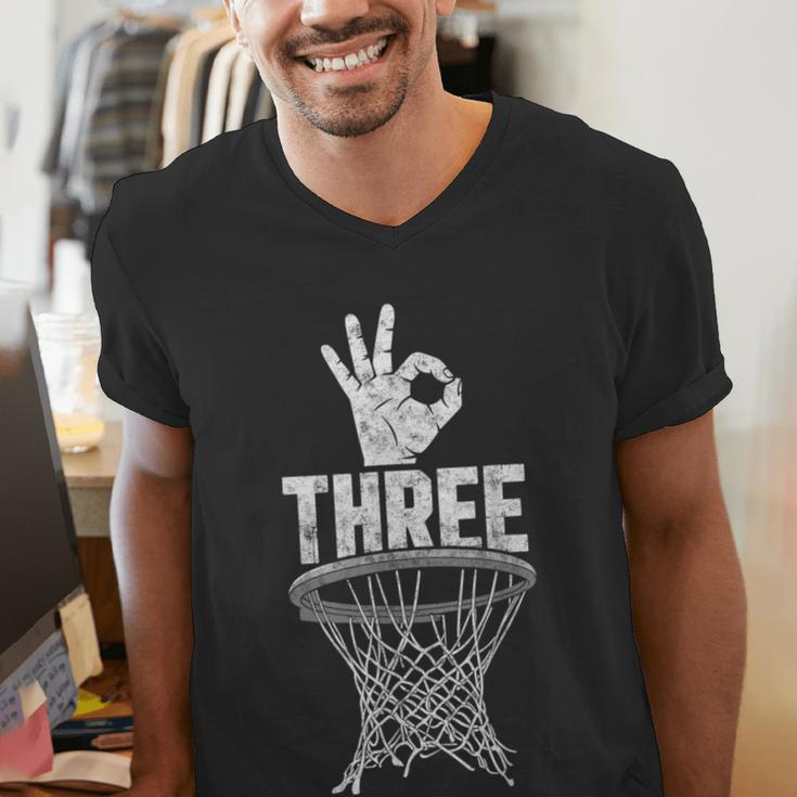 Three Points Throw Basketball Player Fan Dad Joke Tee Men's V-Neck T-Shirt