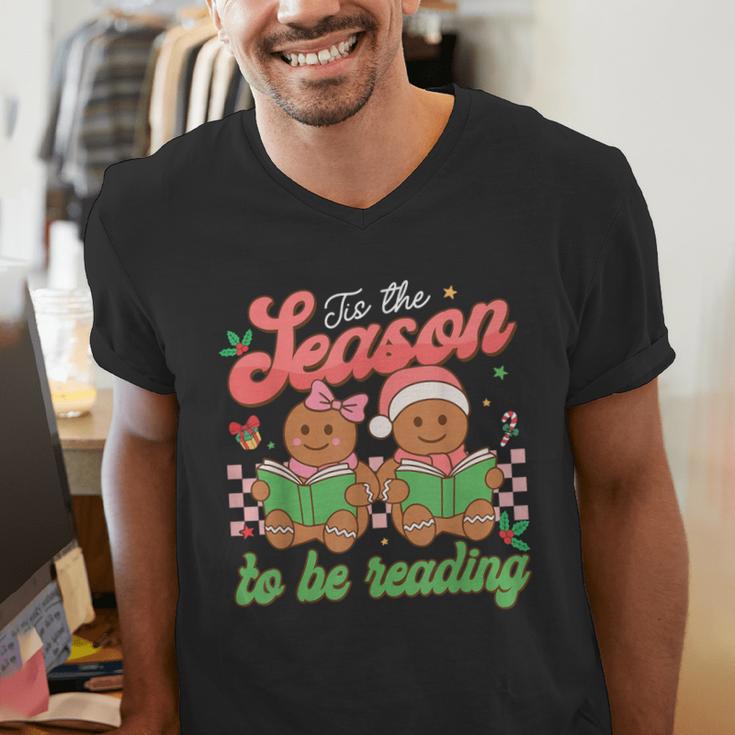 Tis The Season Book Reading Gingerbread Teacher Librarian Men's V-Neck T-Shirt