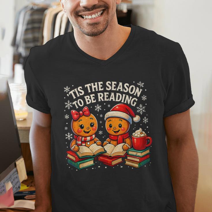 ’Tis The Season To Be Reading Book Lover Men's V-Neck T-Shirt